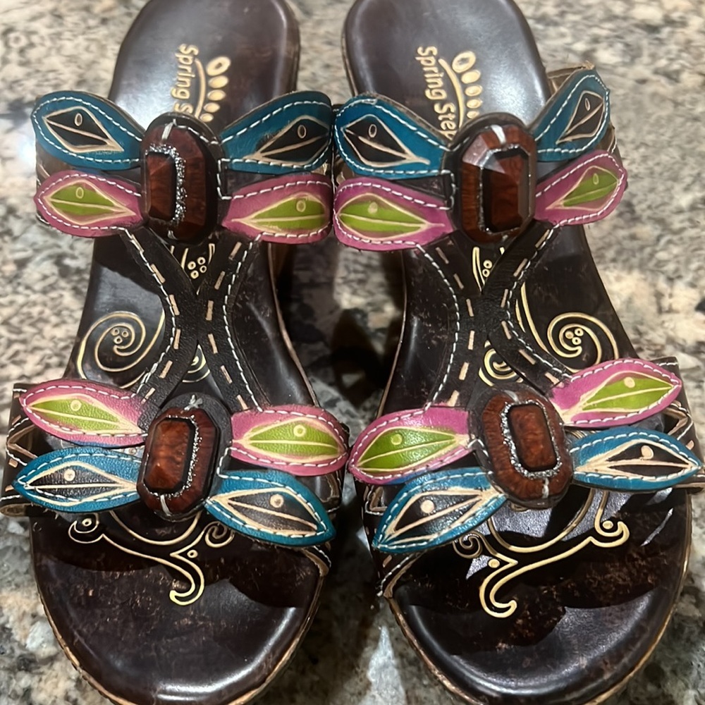 Spring Step Sandals - Picture 3 of 10